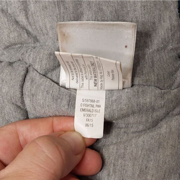 Old Navy Kid's Hooded Coat with Removable Faux Fur Trim - Picture 13 of 13